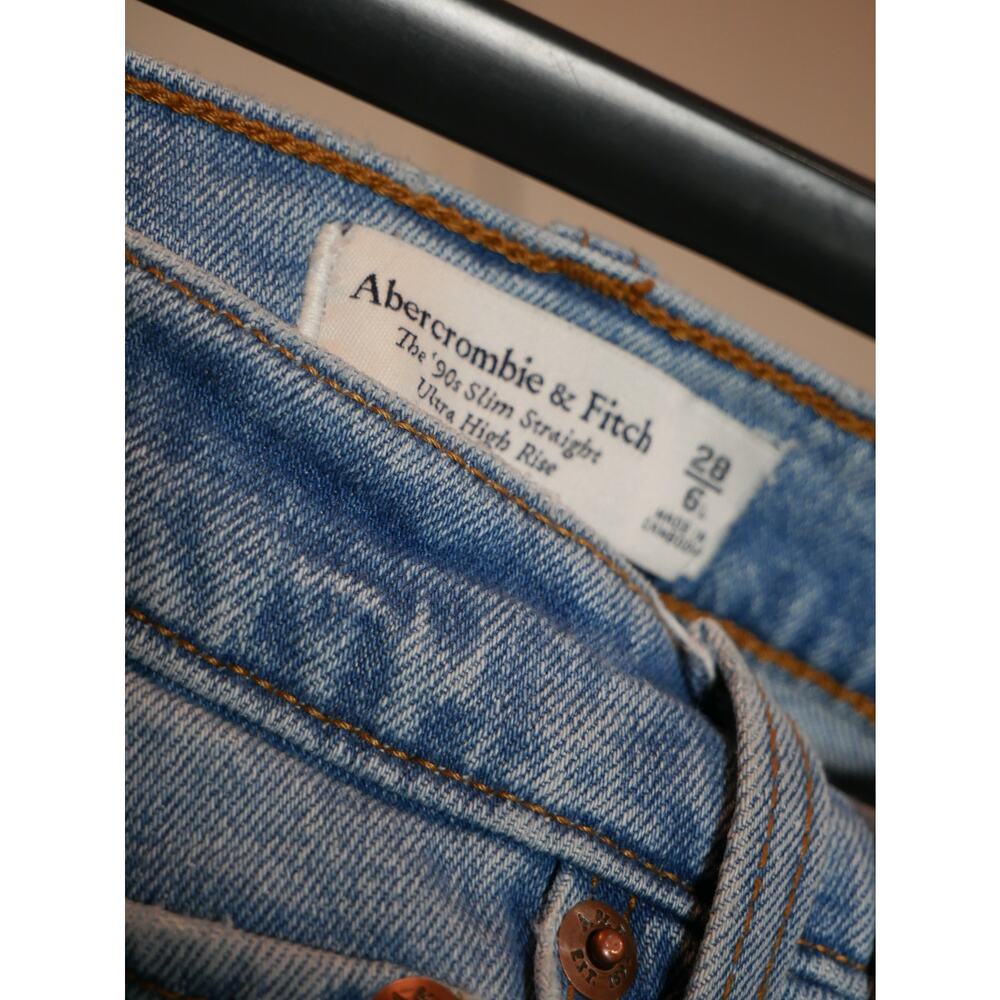 Abercrombie 28W Long Length 90s Slim Straight Ultra High Rise Jeans - Picture 3 of 4